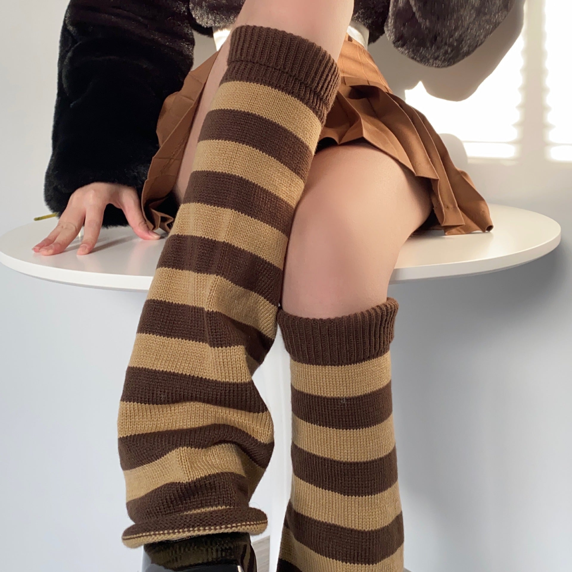 Mojoyce- Vintage Striped Leg Socks