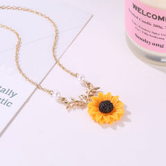 Mojoyce- Pearl Sun Flower Necklace