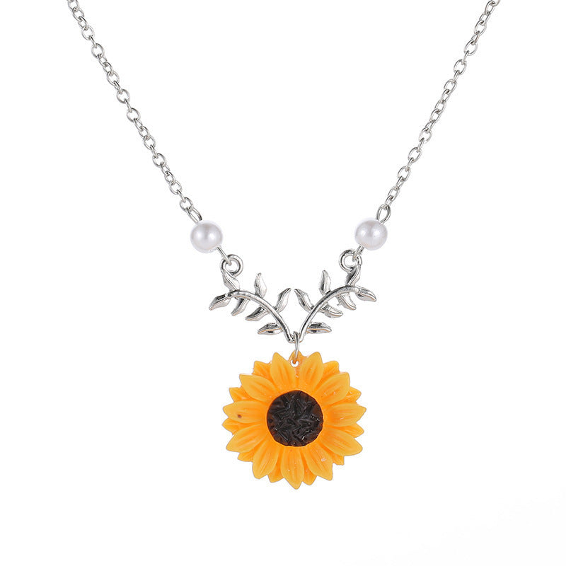 Mojoyce- Pearl Sun Flower Necklace