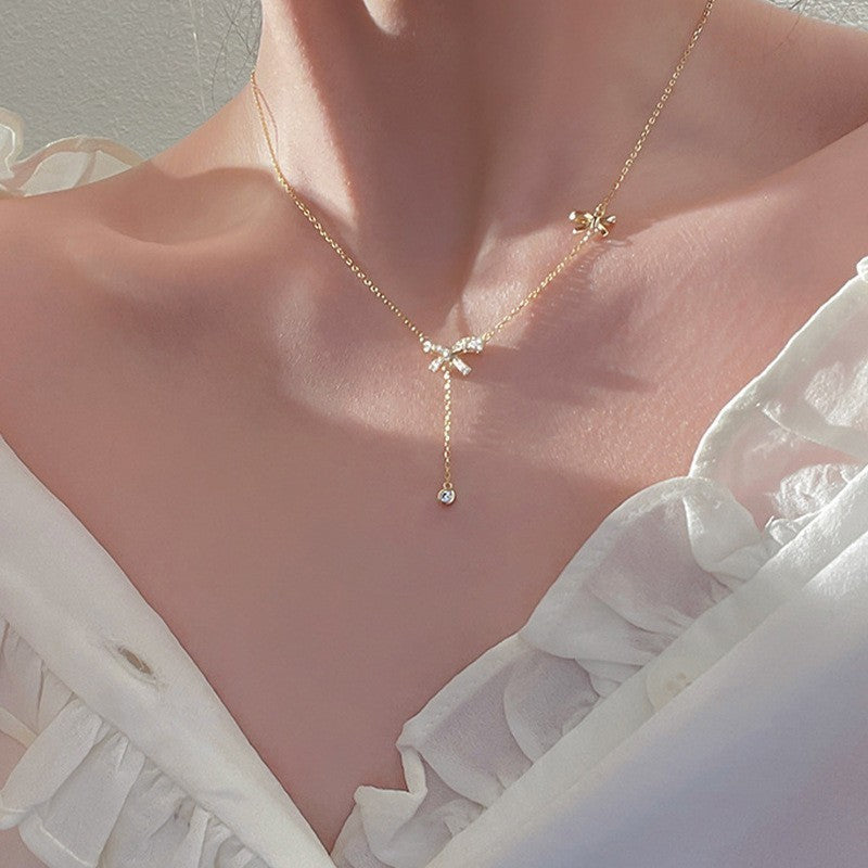 Mojoyce- Double-layer Pearl Camellia Necklace