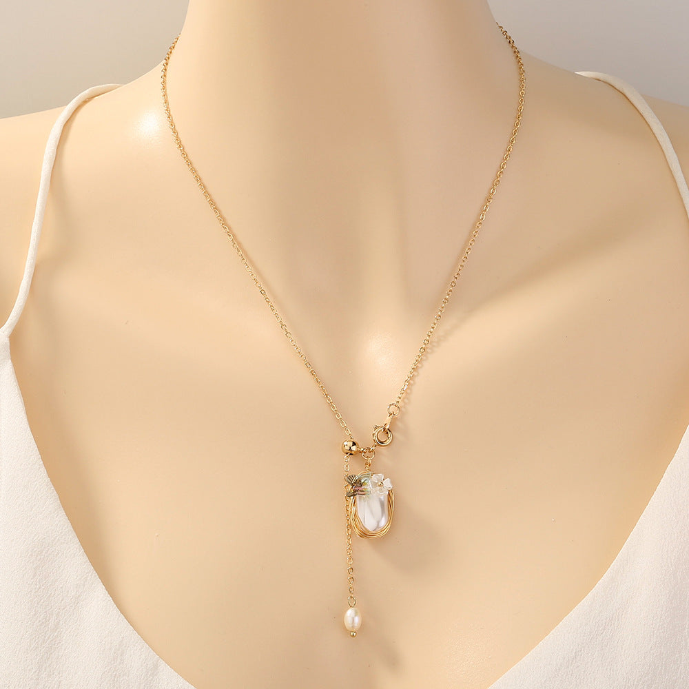 Mojoyce- Lunar Pearl Pendant Necklace