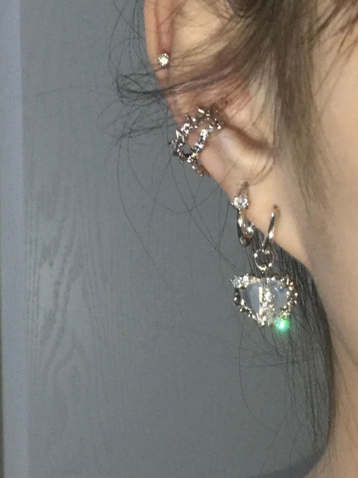 Mojoyce-Sparkling Heart Bone-On Earrings