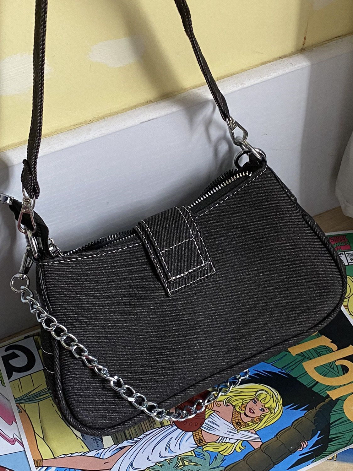 MOJOYCE-Chain Detail Star Buckled Denim Shoulder Bag