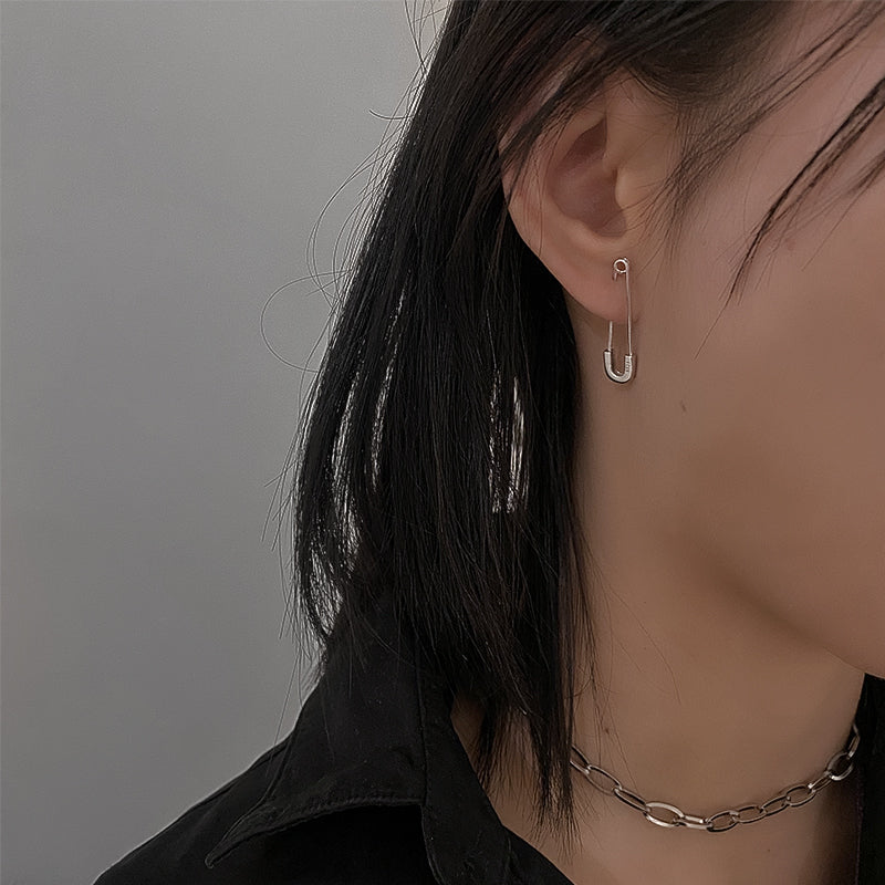 Mojoyce-SAFETY PIN EARRING