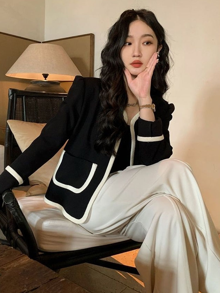 Mojoyce Casual Korean Short Jacket Women Elegant Patchwork V-Neck Chic Coat Female 2022 Autumn Vintage Fashion Outerwear Pockets Jackets