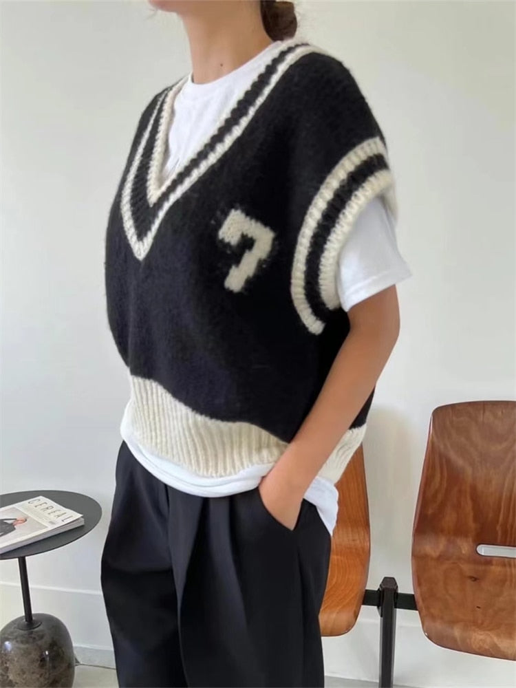 Mojoyce Winter Women Knitted Vest Sweater Oversize Girls Sweater Woman Tops Sleeveless Tank Pullover Fall Maxi Vintage Y2k Vest Outfit