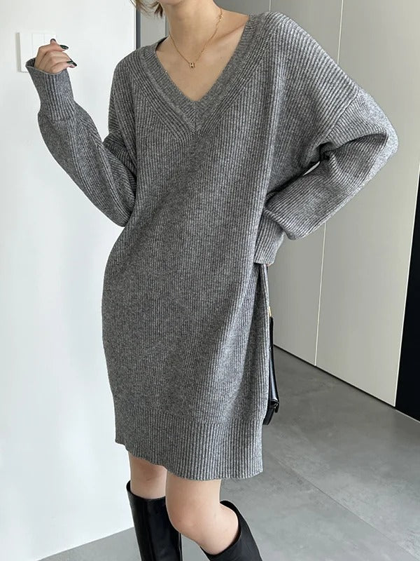 Mojoyce-Simple Loose Long Sleeves Solid Color V-Neck Sweater Dresses