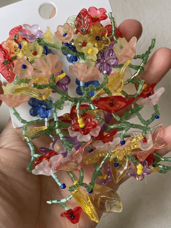 Mojoyce-Handmade Beaded Flowered Leaves Earrings